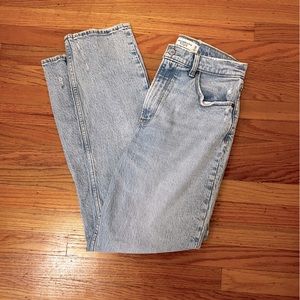 Abercrombie & Fitch Ultra High Rise 90s Straight Jean in light wash.